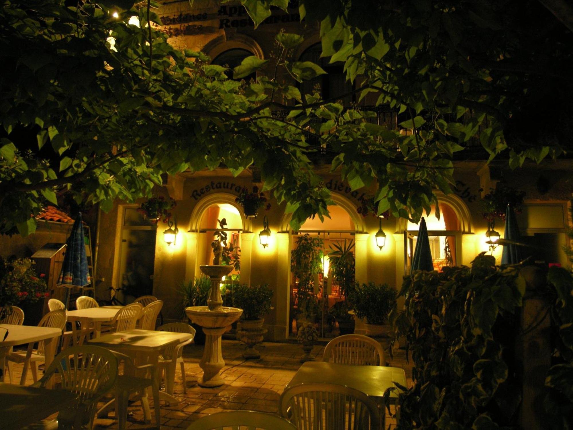 Appart'Hôtel Les Tilleuls Saint-Macaire Exterior foto