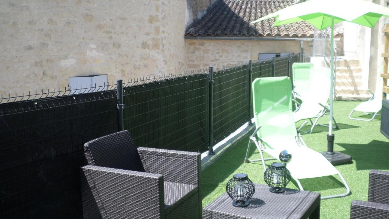 Appart'Hôtel Les Tilleuls Saint-Macaire Exterior foto